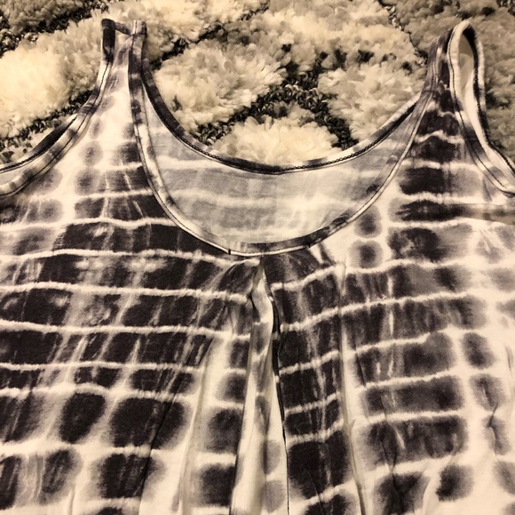 See You Monday swingy tie die tank Small grey-blue/white rayon and spandex - Picture 7 of 7